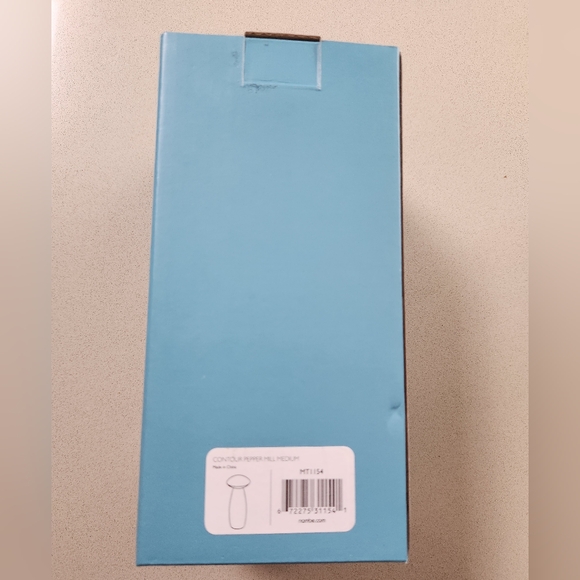 Nambé Contour Pepper Mill Acacia Wood 7" **NEW - Picture 3 of 5